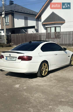Купе BMW 3 Series 2011 в 