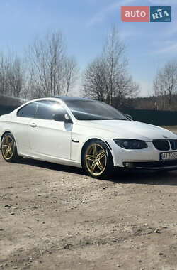 Купе BMW 3 Series 2011 в 