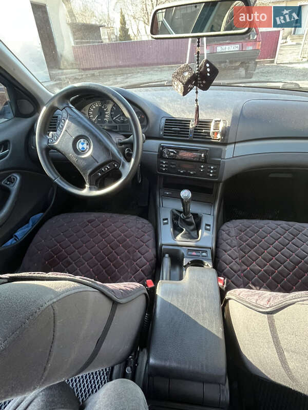Седан BMW 3 Series 2004 в Гусятине