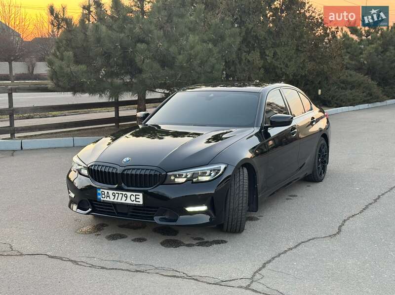 Седан BMW 3 Series 2019 в Кропивницькому