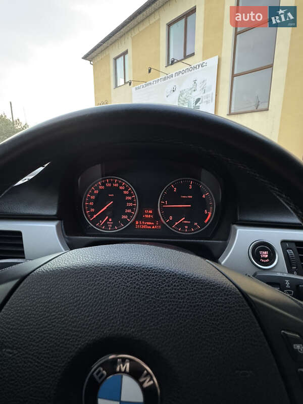 Седан BMW 3 Series 2010 в Львові