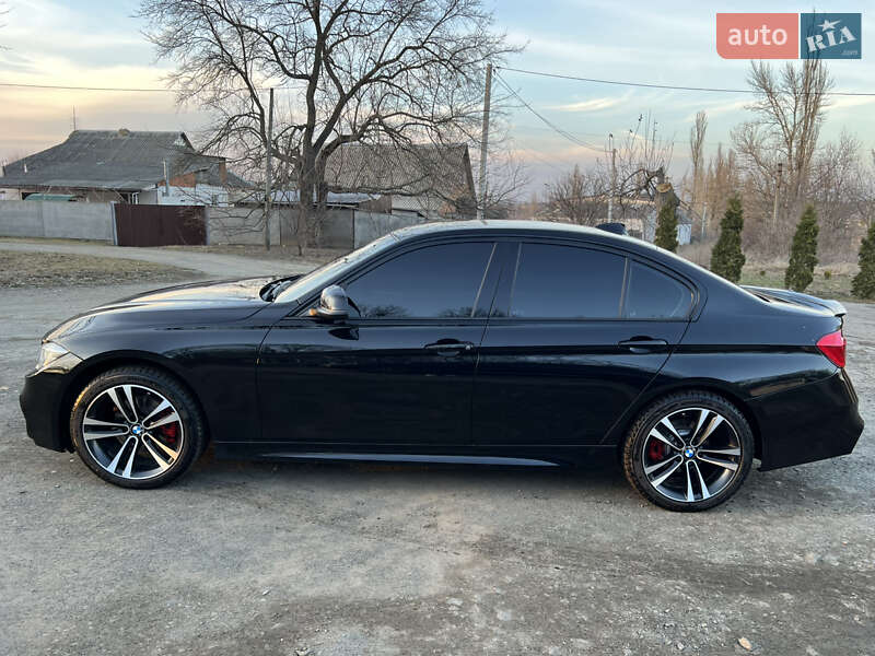 Седан BMW 3 Series 2017 в Звенигородці