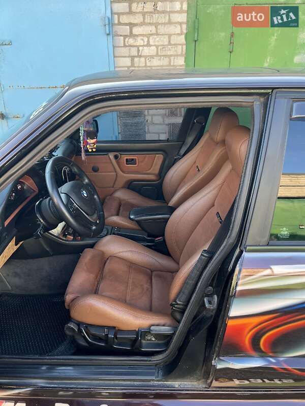 Седан BMW 3 Series 1988 в Днепре
