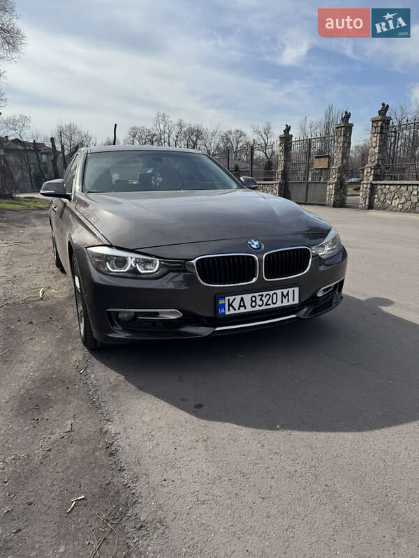 Седан BMW 3 Series 2013 в 
