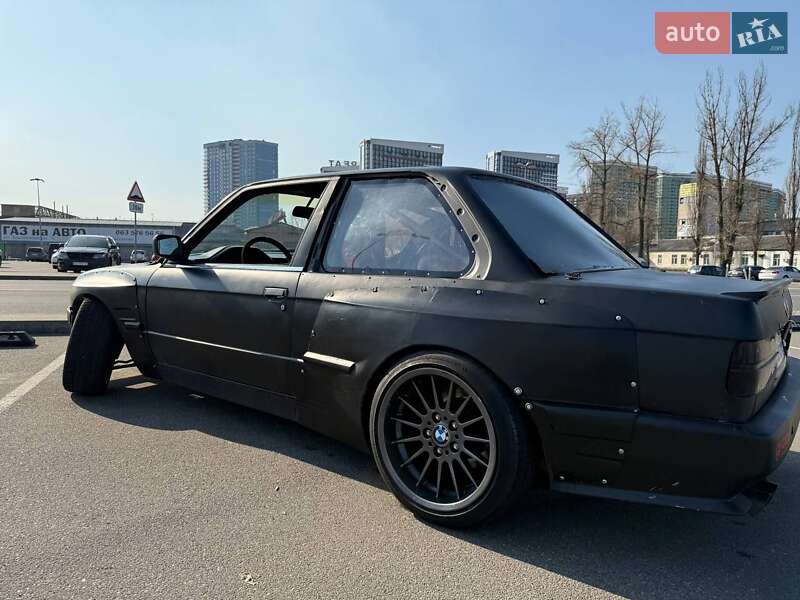 Купе BMW 3 Series 1987 в Києві