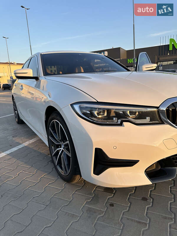 Седан BMW 3 Series 2019 в Киеве