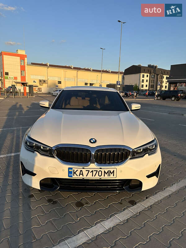 Седан BMW 3 Series 2019 в Киеве