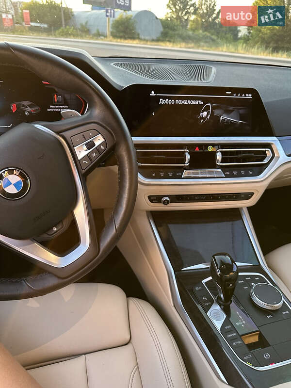 Седан BMW 3 Series 2019 в Киеве
