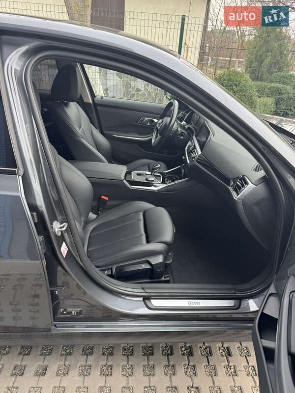Седан BMW 3 Series 2021 в Києві