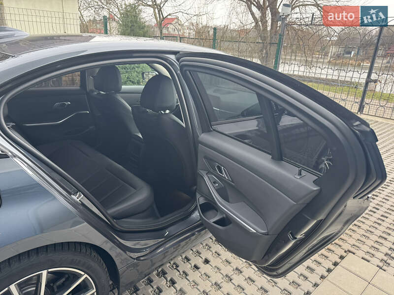 Седан BMW 3 Series 2021 в Києві