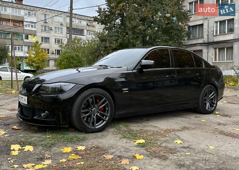 Седан BMW 3 Series 2011 в 