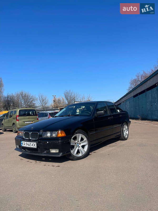 Седан BMW 3 Series 1995 в Киеве