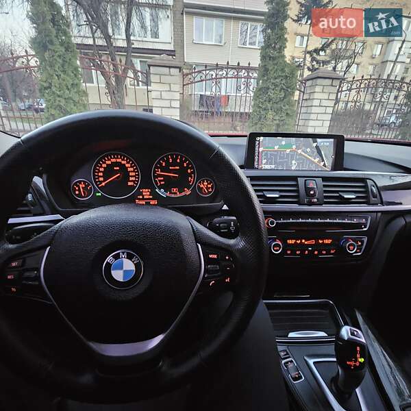 Седан BMW 3 Series 2014 в Чернівцях