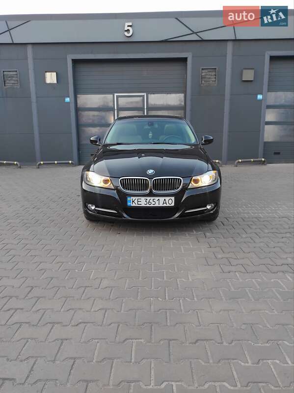 Седан BMW 3 Series 2011 в Каменском