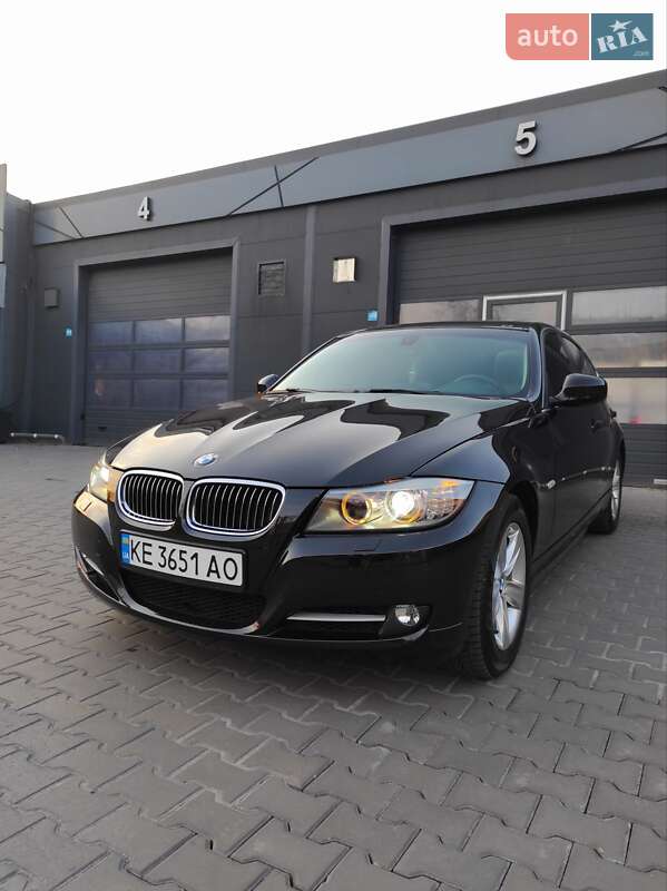 Седан BMW 3 Series 2011 в Каменском