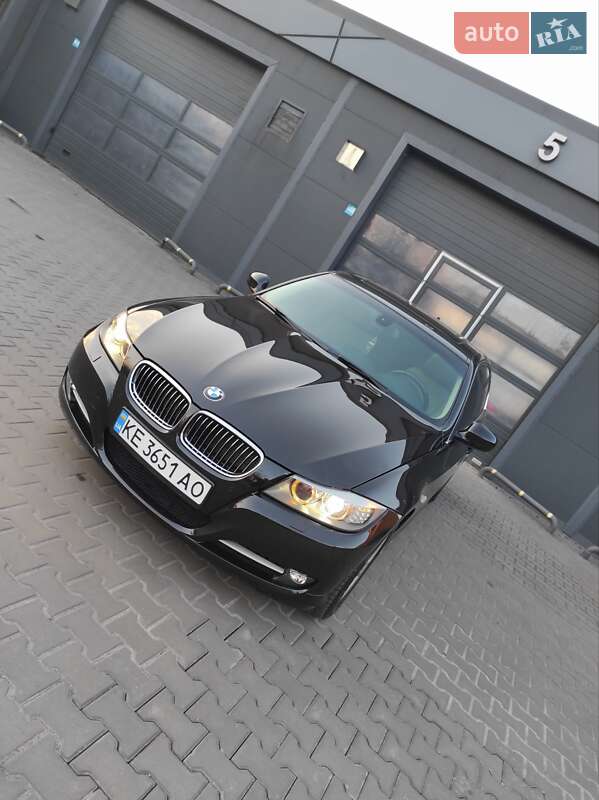 Седан BMW 3 Series 2011 в Каменском