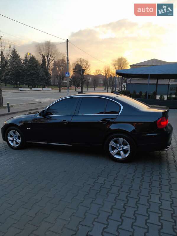 Седан BMW 3 Series 2011 в Каменском