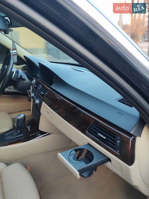 Седан BMW 3 Series 2011 в Каменском
