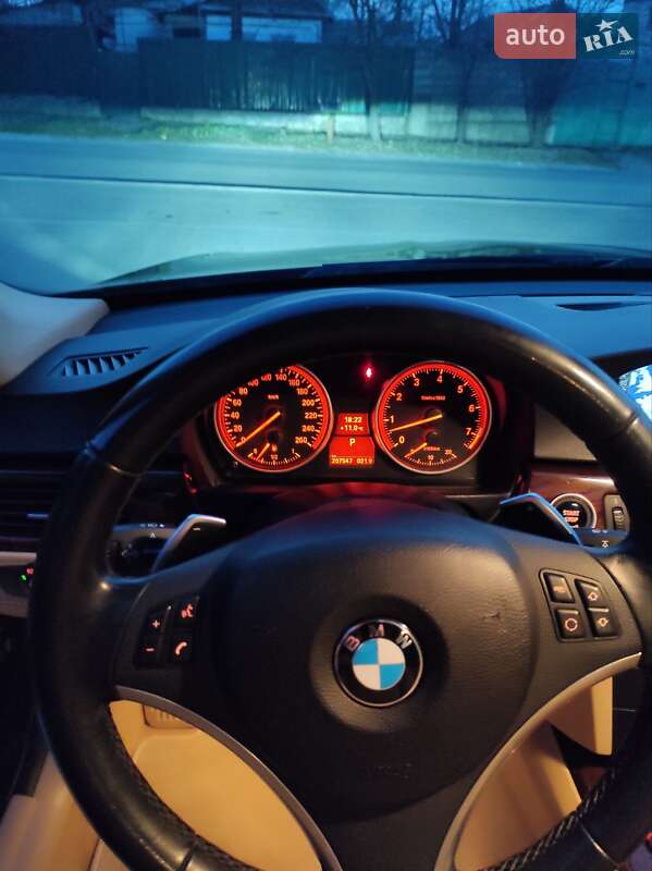 Седан BMW 3 Series 2011 в Каменском