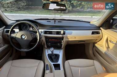 Седан BMW 3 Series 2011 в 