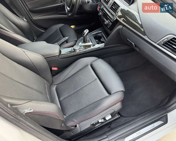 Седан BMW 3 Series 2016 в Киеве