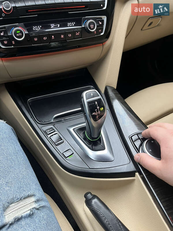 Седан BMW 3 Series 2016 в Кривом Роге