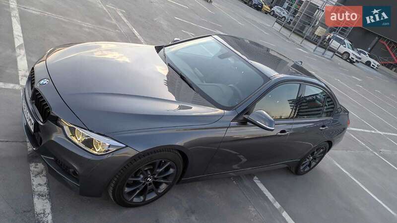 Седан BMW 3 Series 2016 в Киеве