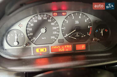 Универсал BMW 3 Series 2001 в  фото 13 Универсал BMW 3 Series 2001 в