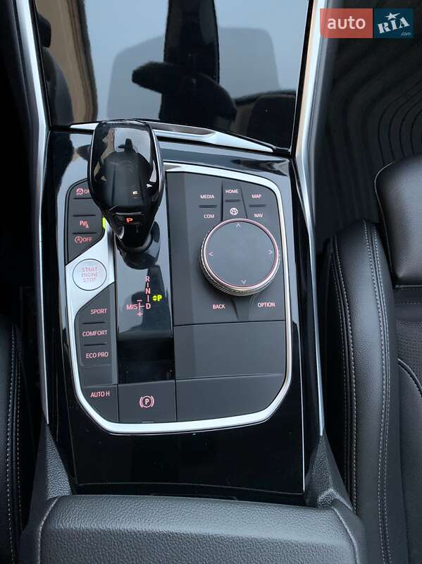 Седан BMW 3 Series 2019 в Львове