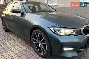 Седан BMW 3 Series 2019 в Львові