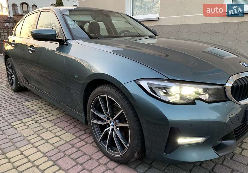 Седан BMW 3 Series 2019 в Львове