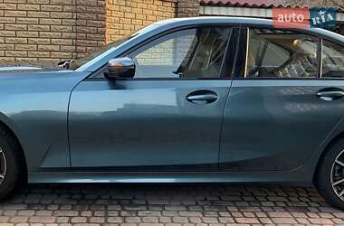Седан BMW 3 Series 2019 в Львові