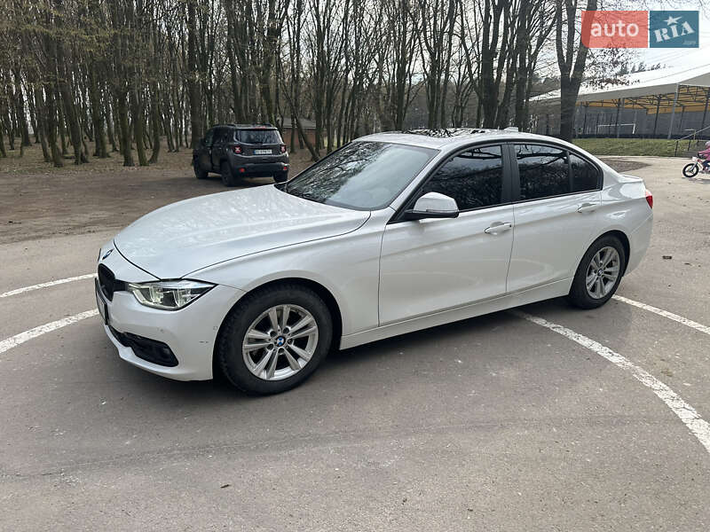 Седан BMW 3 Series 2016 в Львові