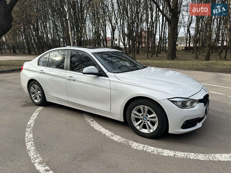 Седан BMW 3 Series 2016 в Львові
