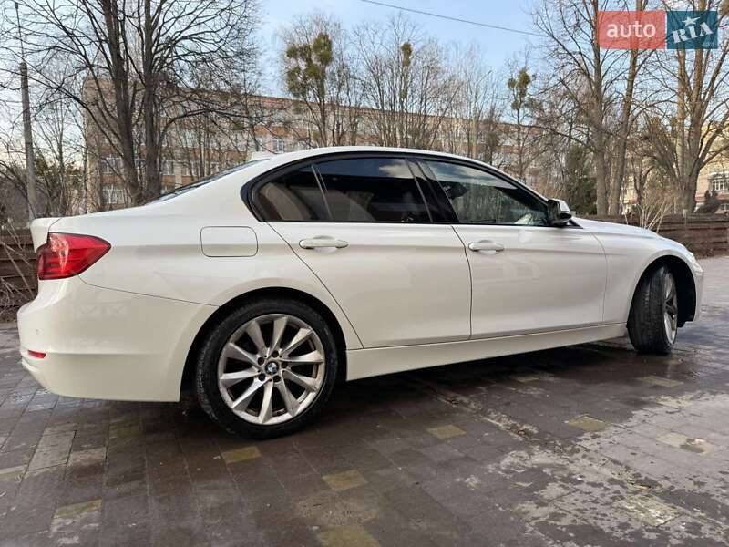 Седан BMW 3 Series 2015 в Ровно