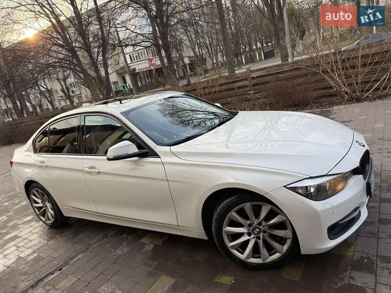 Седан BMW 3 Series 2015 в Ровно