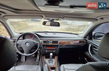 Седан BMW 3 Series 2011 в 