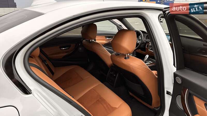 Седан BMW 3 Series 2013 в Львове