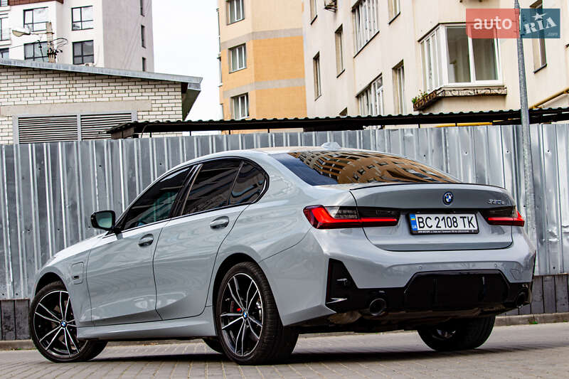 Седан BMW 3 Series 2022 в Львове