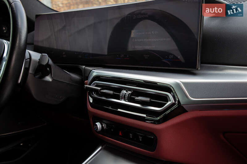 Седан BMW 3 Series 2022 в Львове