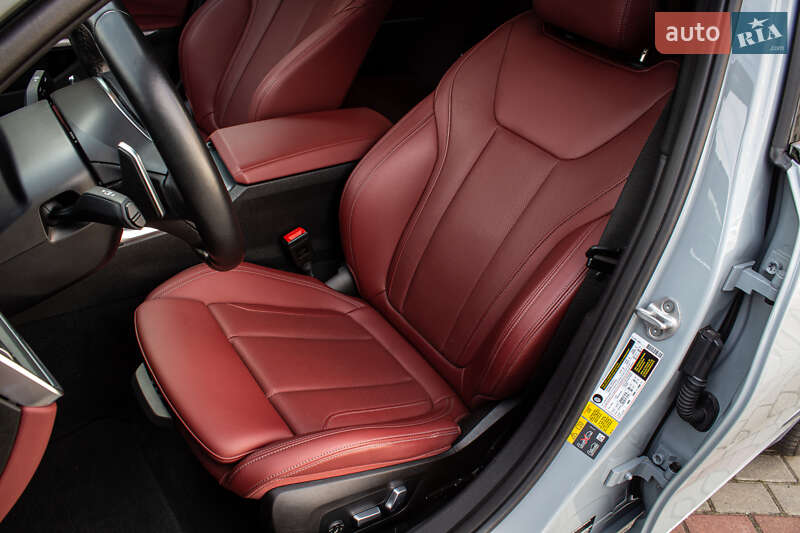 Седан BMW 3 Series 2022 в Львове