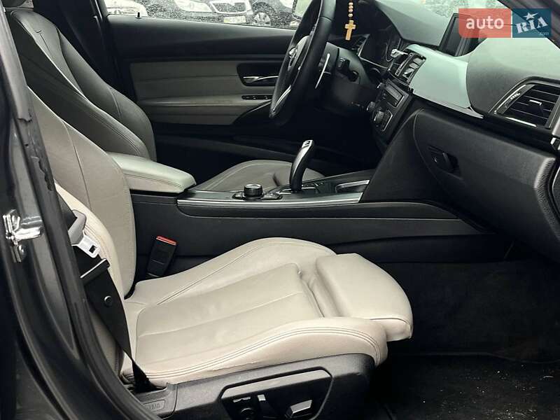 Седан BMW 3 Series 2012 в Львові