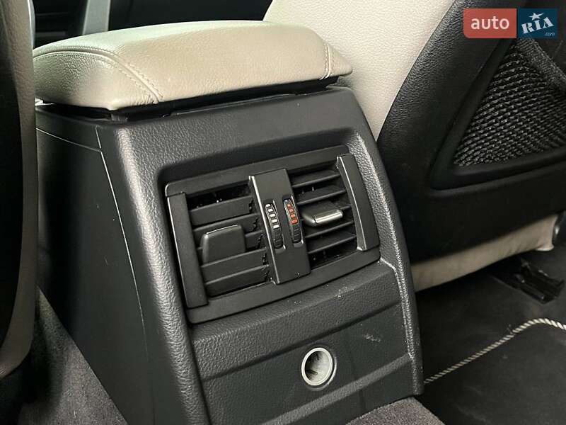 Седан BMW 3 Series 2012 в Львові