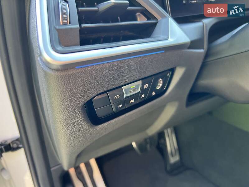 Седан BMW 3 Series 2022 в Києві