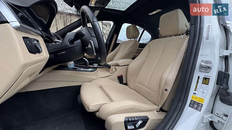 Седан BMW 3 Series 2017 в Киеве