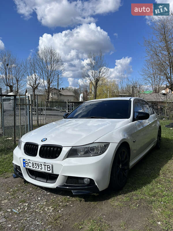 Седан BMW 3 Series 2011 в 