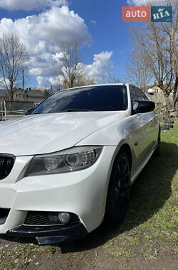Седан BMW 3 Series 2011 в 