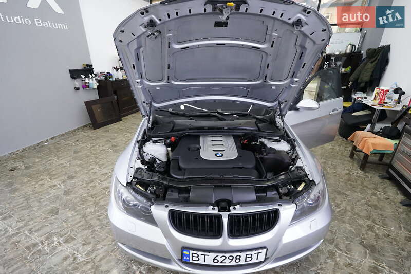 Седан BMW 3 Series 2009 в Херсоне