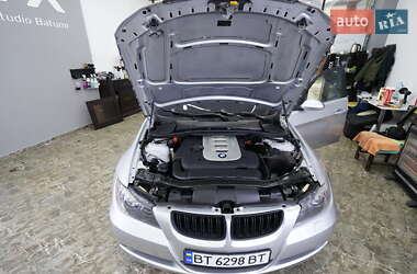 Седан BMW 3 Series 2009 в 