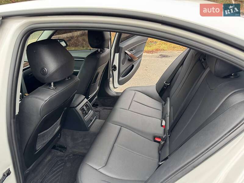 Седан BMW 3 Series 2014 в Киеве